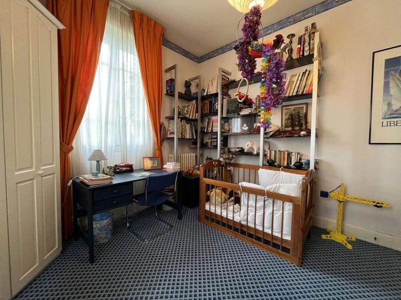 Maison - 210 m² - 6 pièces