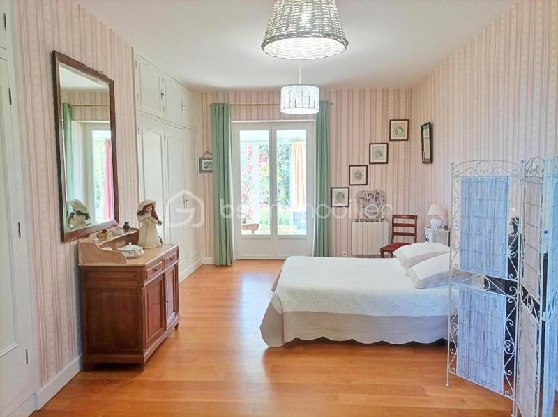 Demeure - 114 m² - 7 pièces