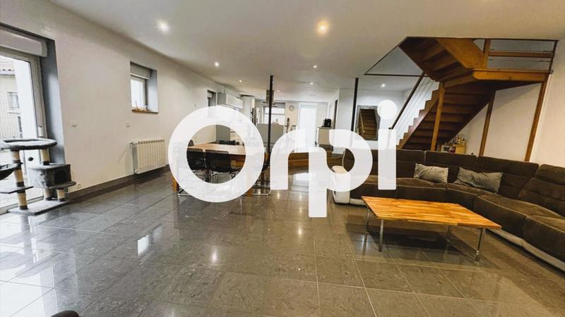 Maison - 330 m² - 9 pièces