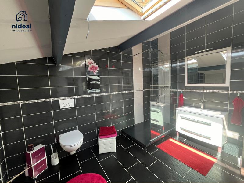 Maison - 395 m² - 8 pièces