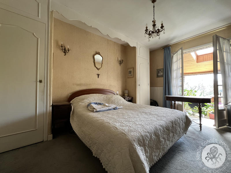 Maison - 245 m² - 10 pièces