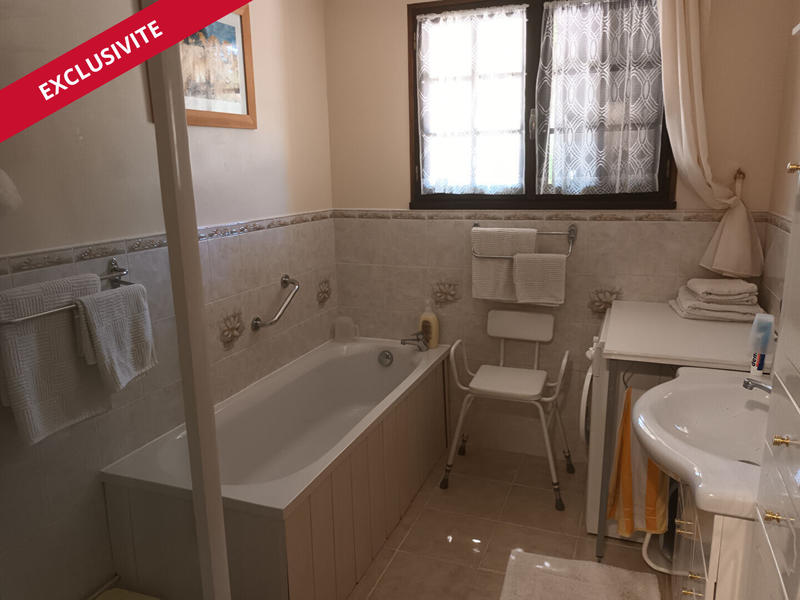 Maison - 207 m² - 8 pièces