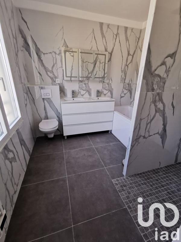 Maison - 225 m² - 9 pièces