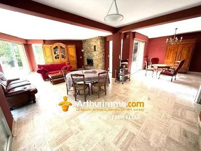 Maison - 215 m² - 7 pièces