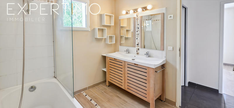 Maison - 100 m² - 6 pièces