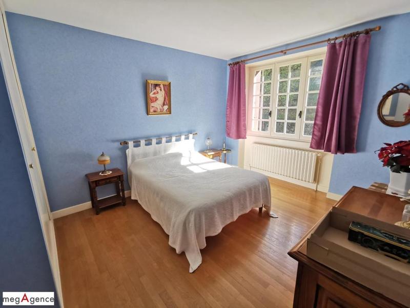 Maison traditionnelle - 186 m² - 7 pièces