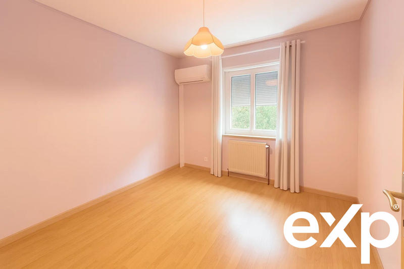 Maison traditionnelle - 121 m² - 6 pièces