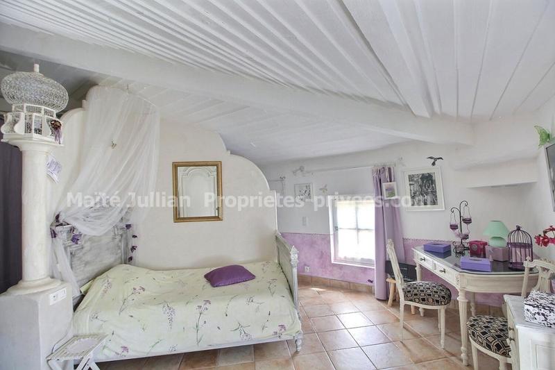 Demeure - 230 m² - 8 pièces