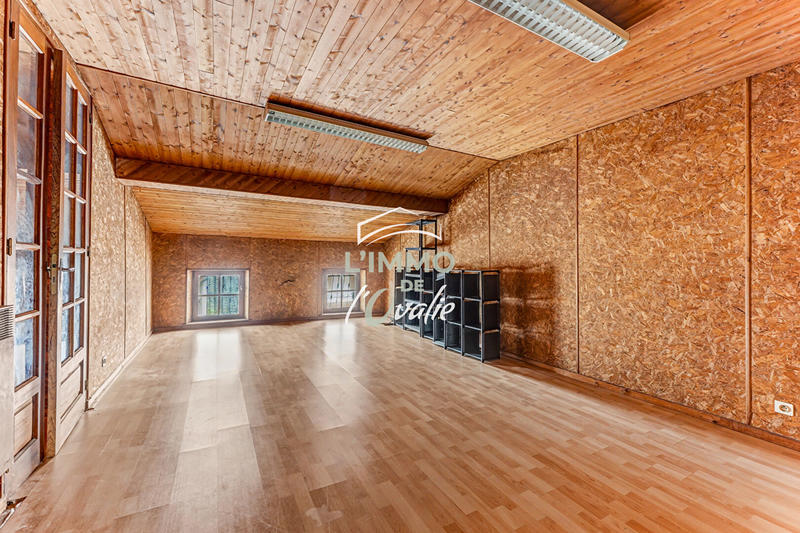 Maison - 327 m² - 9 pièces