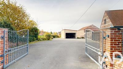 Maison - 180 m² - 8 pièces