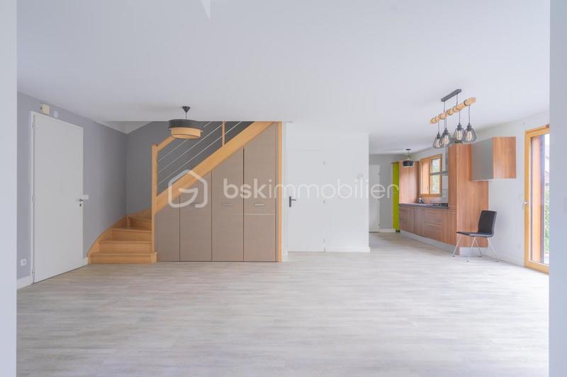 Maison - 141 m² - 6 pièces