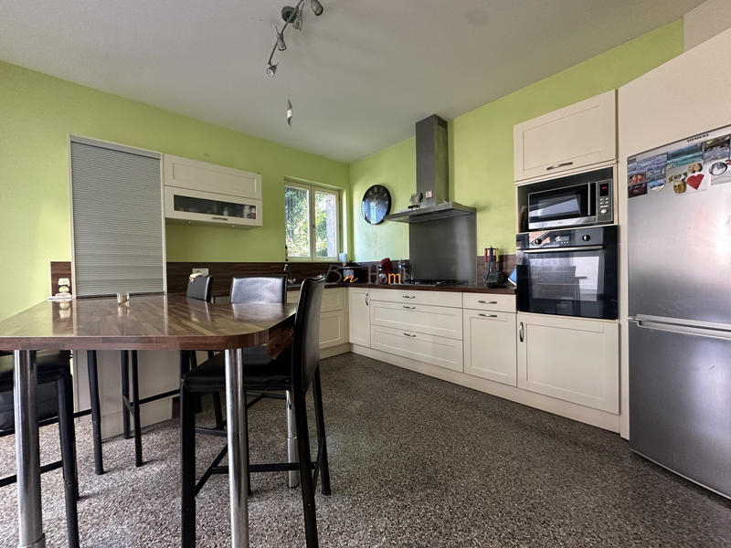 Maison - 203 m² - 5 pièces