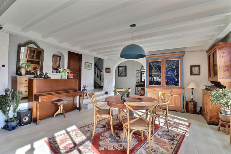 Demeure - 252 m² - 8 pièces