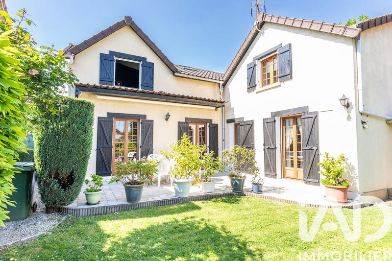 Maison - 143 m² - 8 pièces
