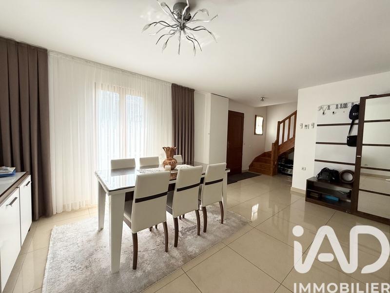 Maison - 120 m² - 6 pièces