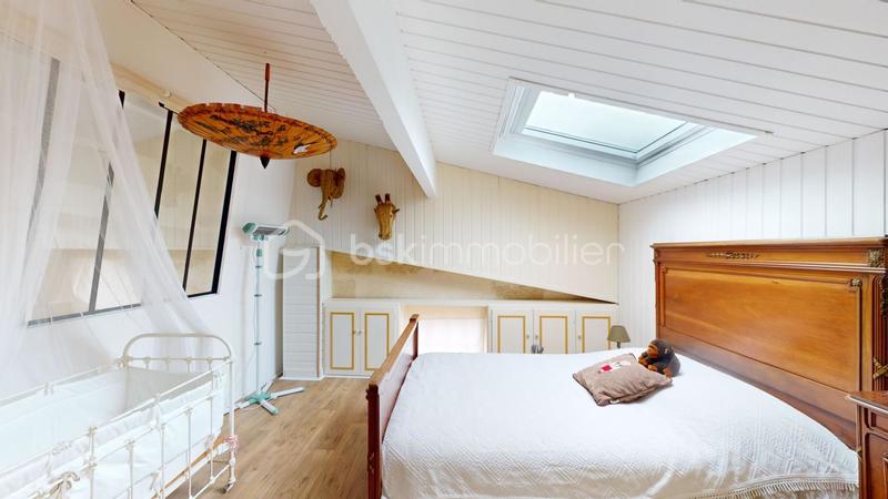 Maison - 340 m² - 10 pièces