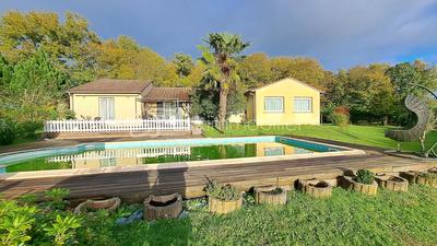 Maison traditionnelle - 181 m² - 7 pièces