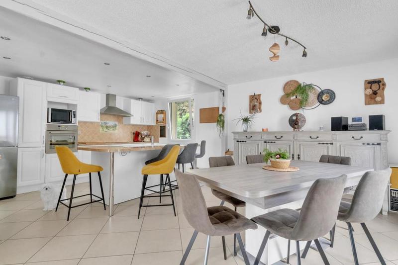 Villa - 167 m² - 6 pièces