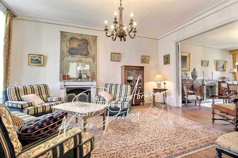 Maison - 200 m² - 7 pièces