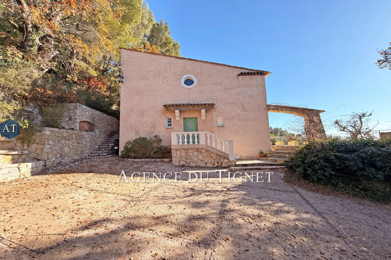 Maison - 217 m² - 6 pièces