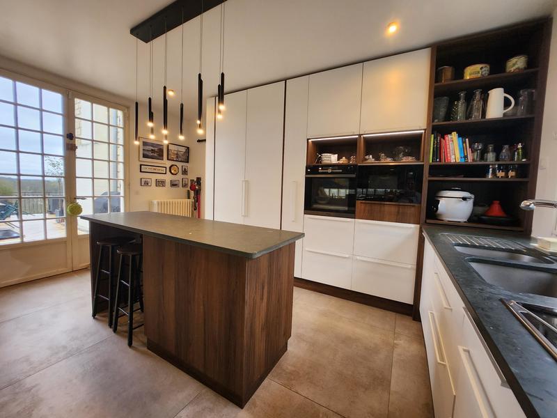 Maison - 212 m² - 10 pièces