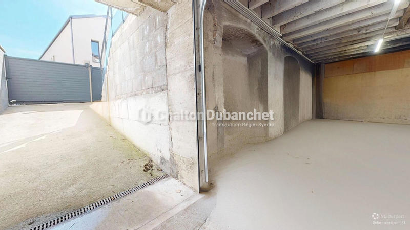Loft - 188 m² - 5 pièces