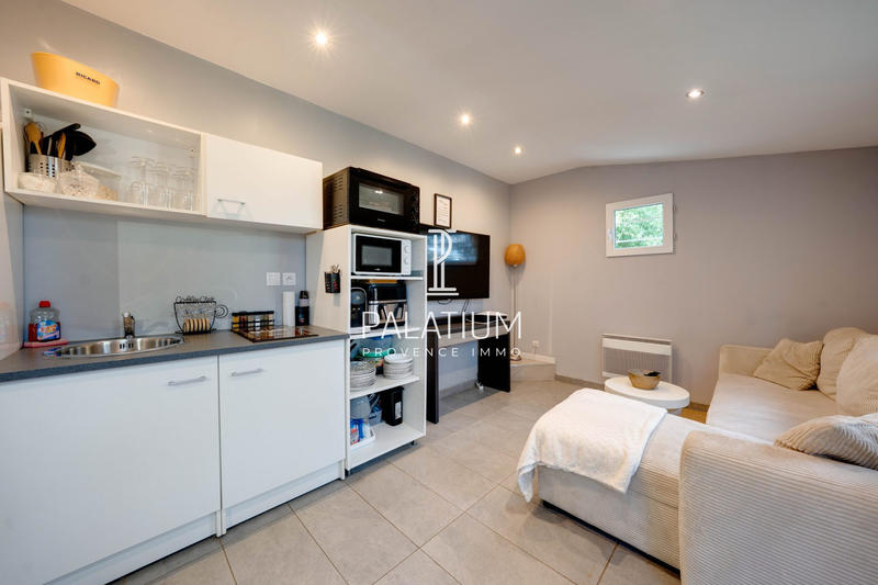 Maison - 221 m² - 5 pièces