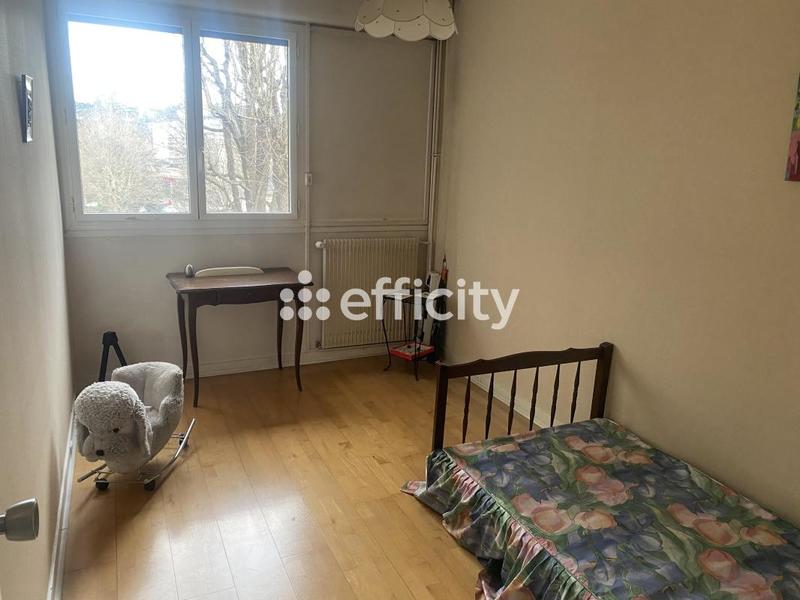 Appartement - 144 m² - 6 pièces