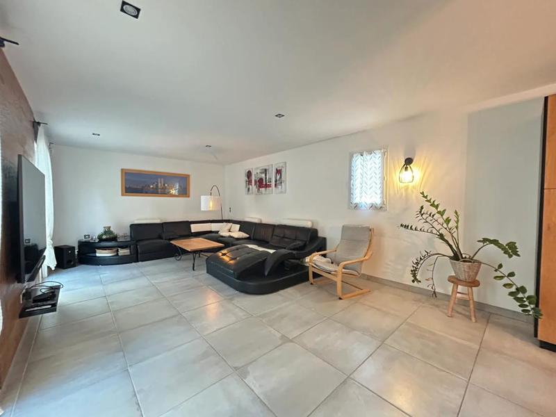 Maison - 190 m² - 2 pièces