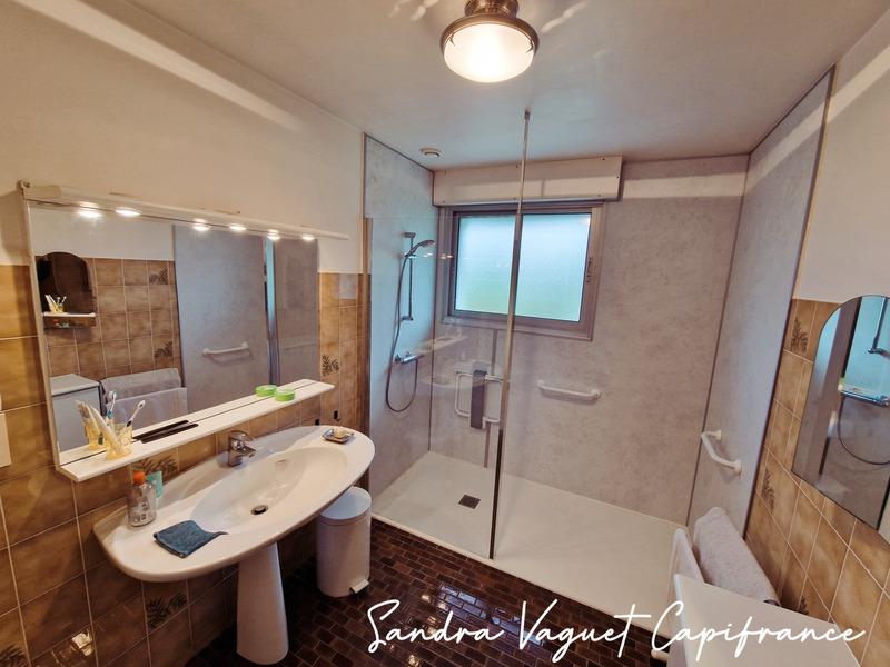 Maison - 176 m² - 7 pièces