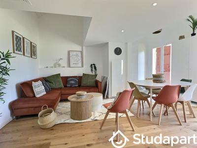 Chambre - 9 m² - 1 pièce