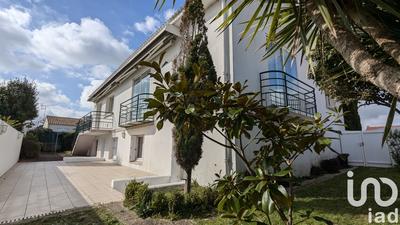 Maison - 176 m² - 7 pièces