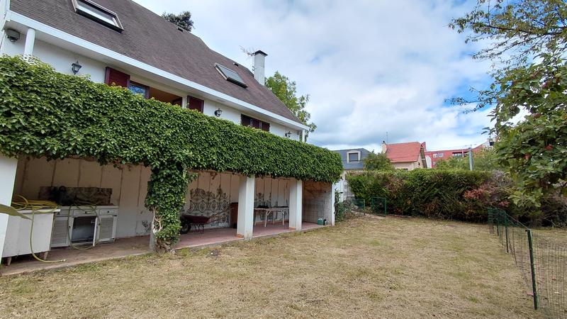 Maison - 142 m² - 6 pièces