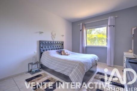 Maison - 240 m² - 5 pièces