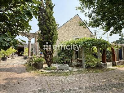 Maison - 263 m² - 8 pièces