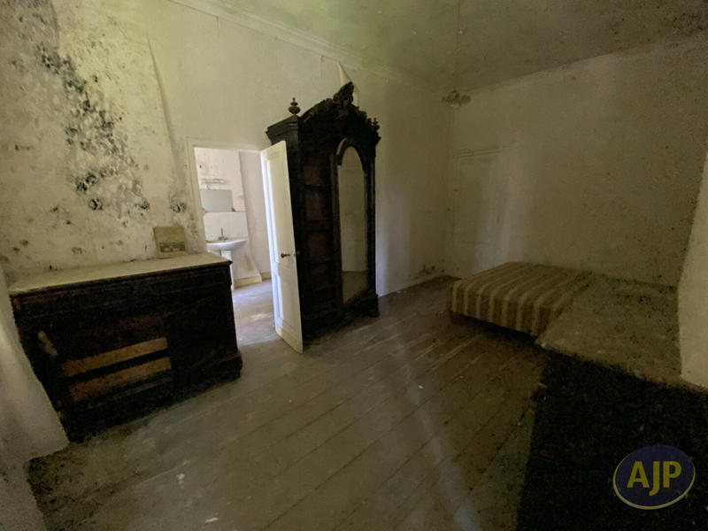 Maison - 375 m² - 13 pièces