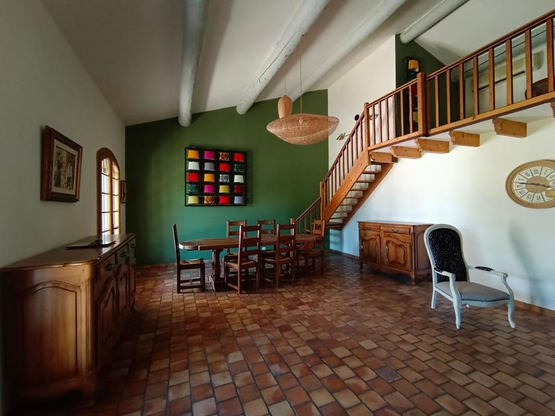 Maison - 250 m² - 6 pièces