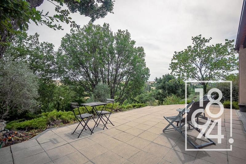 Maison - 397 m² - 7 pièces