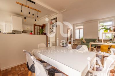 Maison - 80 m² - 5 pièces