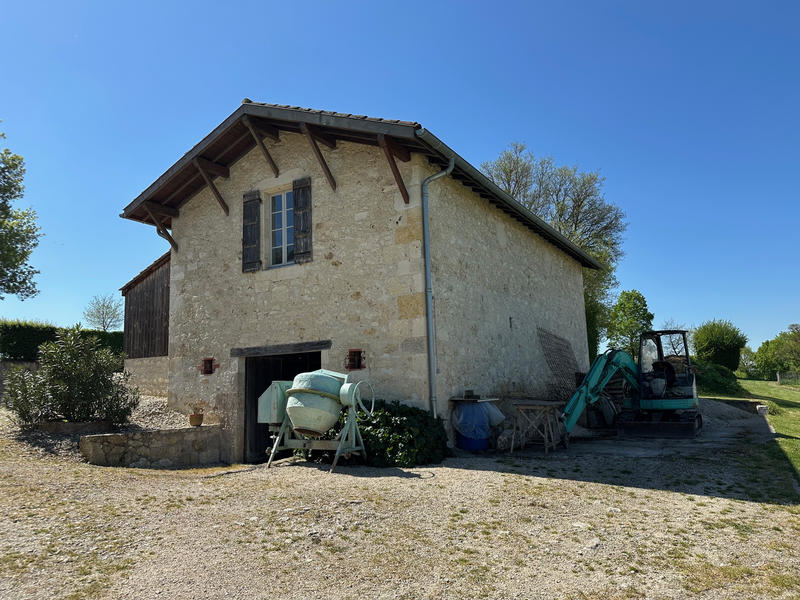 Maison - 245 m² - 7 pièces