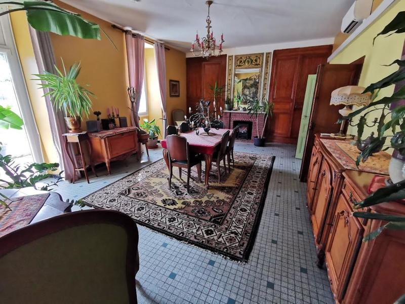 Maison - 320 m² - 7 pièces