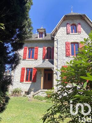 Maison - 185 m² - 8 pièces