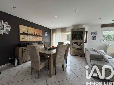 Maison - 99 m² - 5 pièces