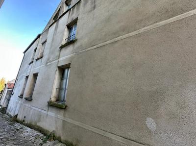 Maison - 220 m² - 7 pièces