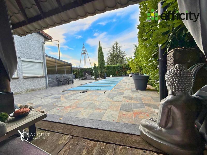 Villa - 200 m² - 8 pièces