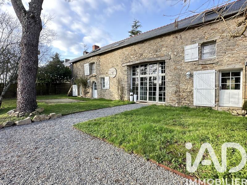 Maison - 256 m² - 10 pièces