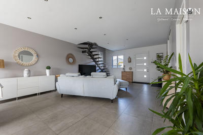 Maison traditionnelle - 160 m² - 7 pièces