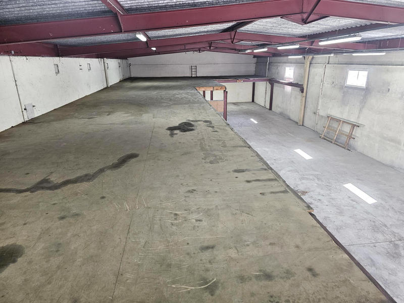 Entrepôt - 600 m²