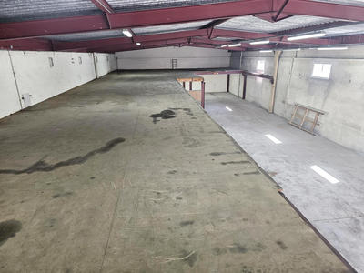 Entrepôt - 600 m²