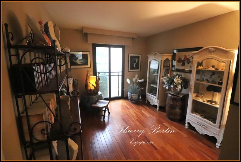 Appartement - 90 m² - 4 pièces